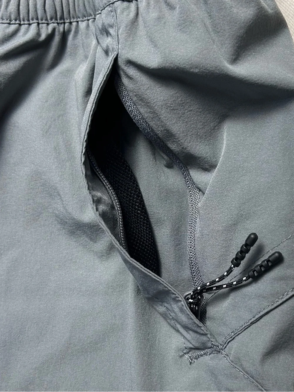 BALEAF Performance Shorts Men’s XS 5” Gray Zipper Pockets